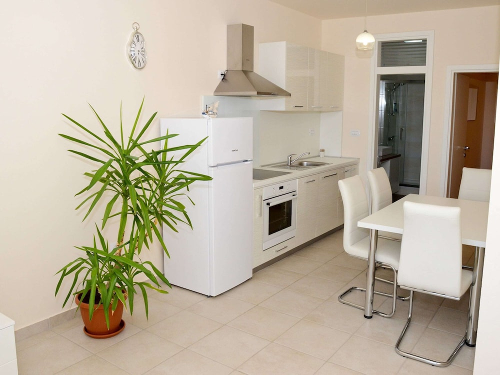 Apartment in Ljubac With Barbecue view 5