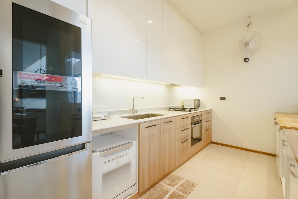 Teak 5BR Pool Villa Bang Tao + Airport Shuttle