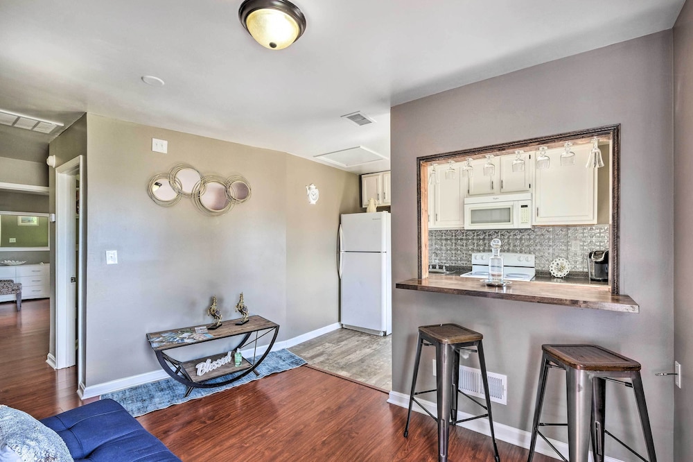 Louisville Apartment - Walk to Restaurants!