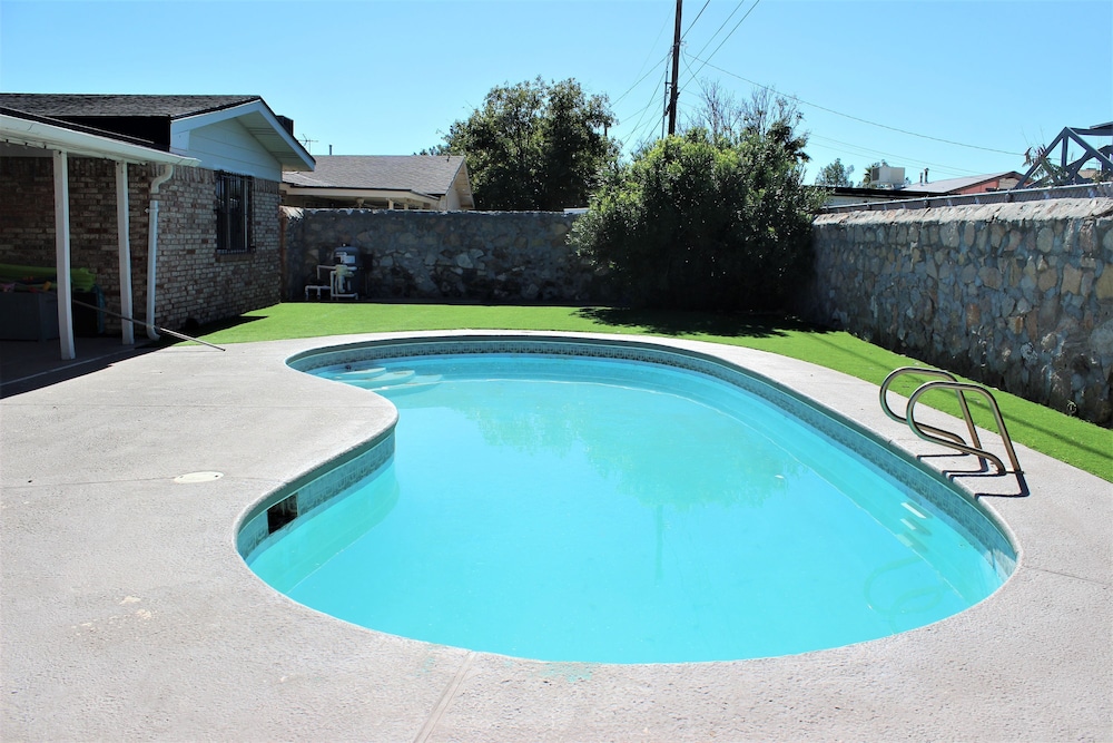 El Chuco Home W Pool Pool Table 15 min Downtown