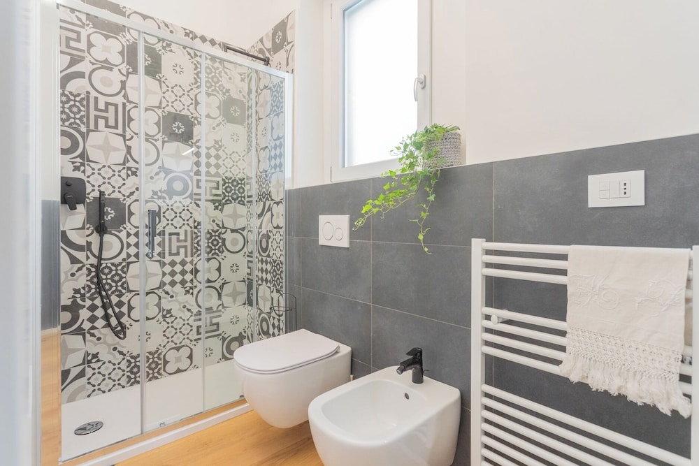A Step From the Lake Apartment by Rent all Como