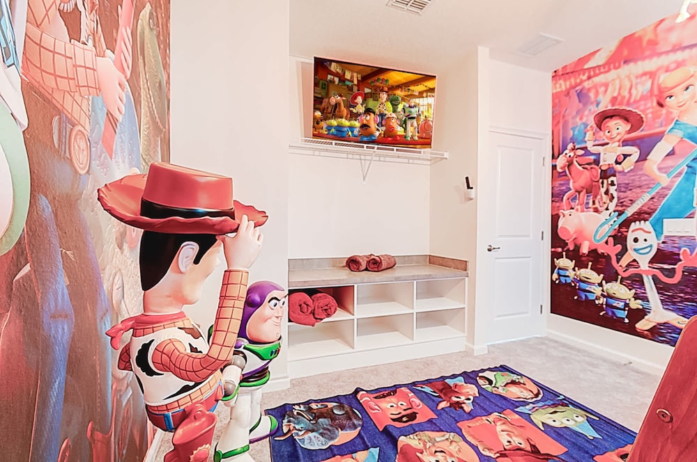 5893 Family Fun Home With Pool Near Theme Parks
