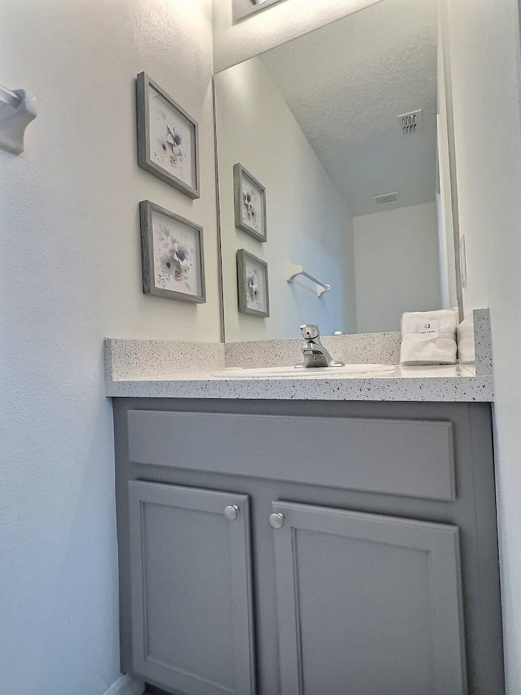 3BR Townhome Lake Berkley - Near Disney