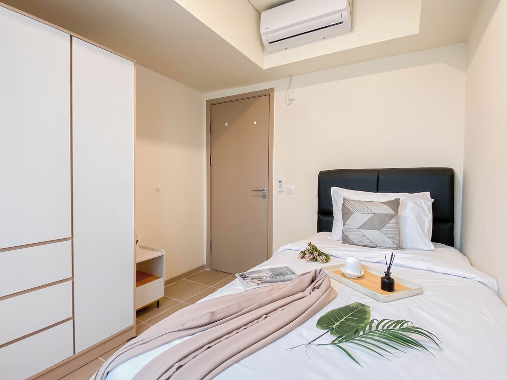 Simply And Homey 3Br At Apartment Meikarta