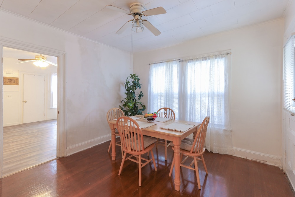 Bridgeport Vacations - Cozy Bridgeport Apartment: 2 Mi to Downtown! - Property Image 1