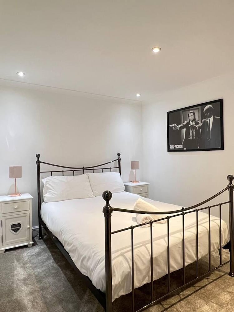 Stunning 2-bed Apartment in Maidstone view 2