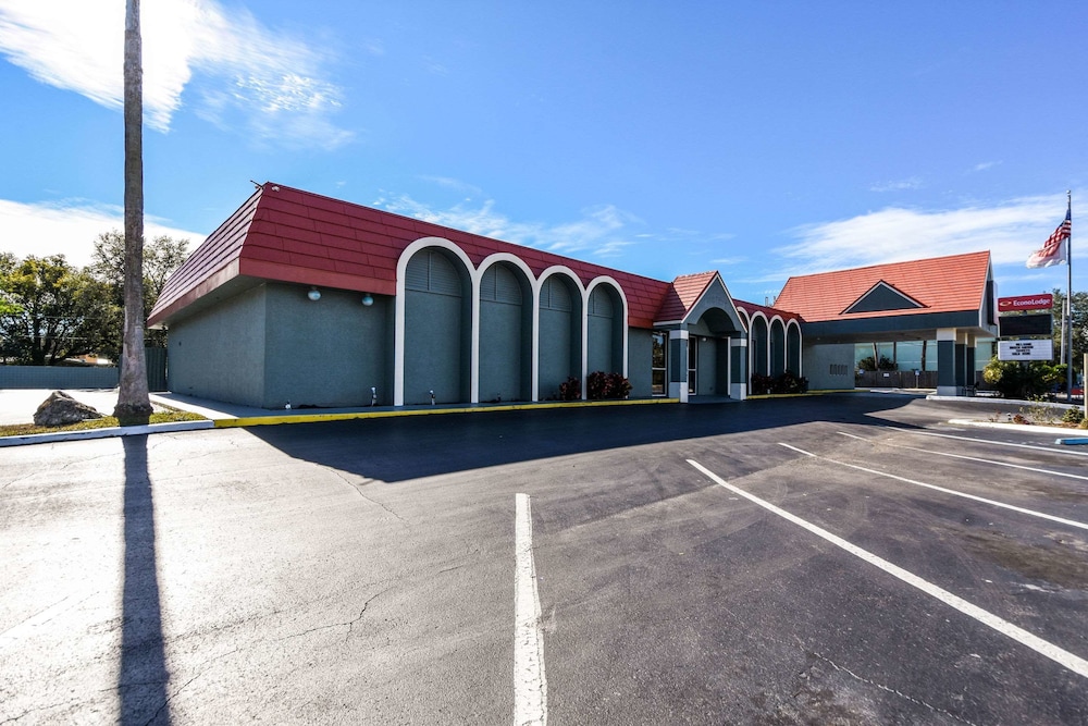 Tampa Vacations - Econo Lodge Busch Gardens - Property Image 22
