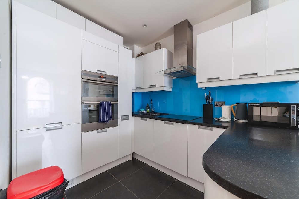 Rotherhithe Riverside Flat
