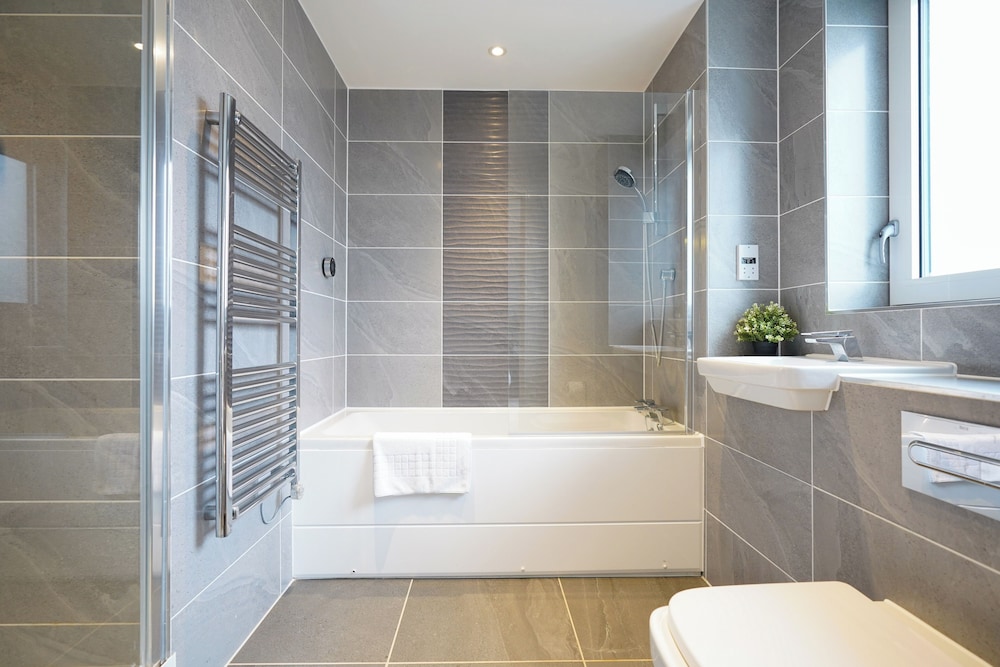 Serenity by the Water 3 bedroom London