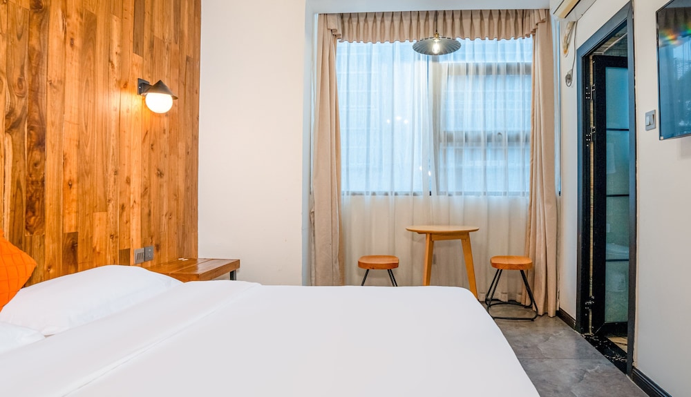 Tianmen Mountain Loft Art Inn