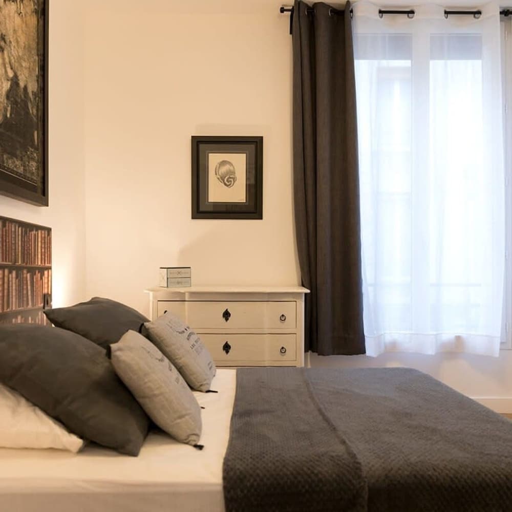 Stylish Sevre I Chic 1-br in the Heart of the 6th