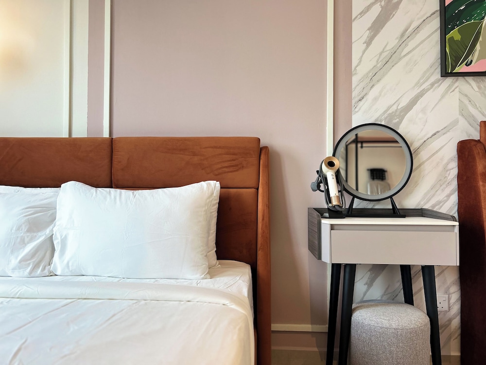 The Paxtonz by Manhattan Group