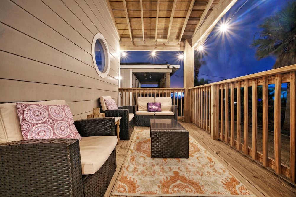 Peyton s Place by Avantstay 2 Blocks to Beach