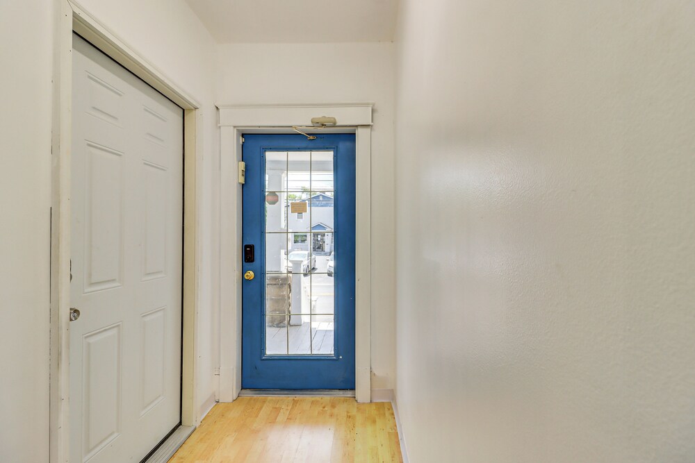 Walkable Abode in Stroudsburg's Business District!