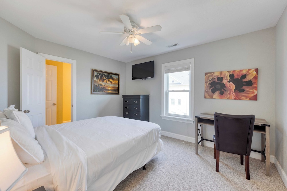Sleeps 28 Beachfront w/ Pool, Hot Tub, Game Room Atlantic Watch by Avantstay