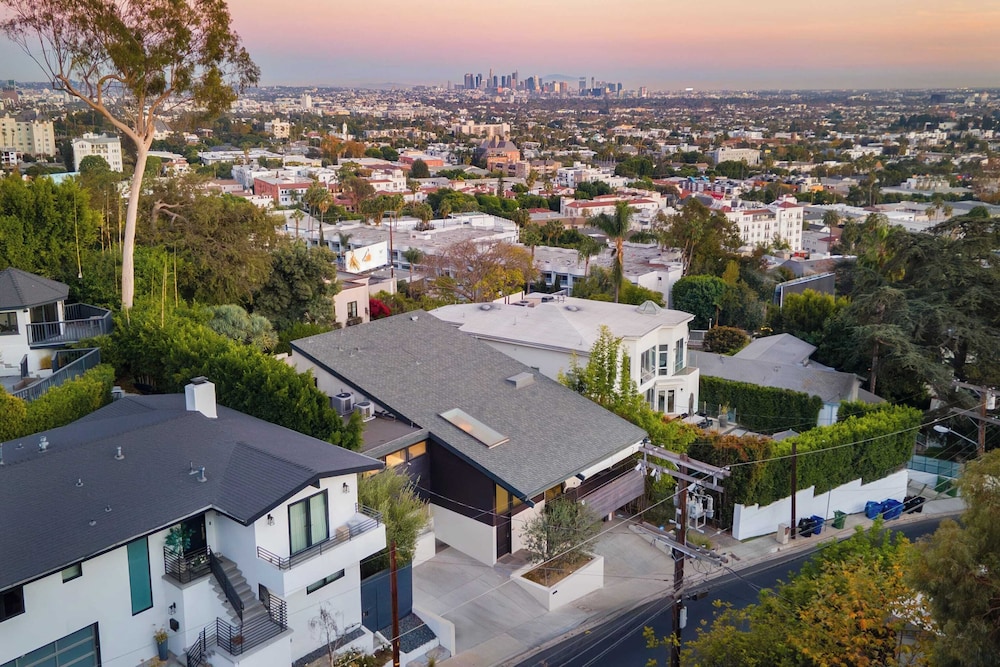 Kings Road West Hollywood Luxury Pool, Views, Firepit, Modern Design