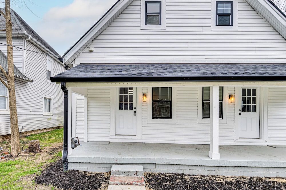 3 Mi to Downtown: Pet-friendly Indianapolis Home