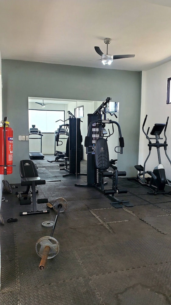 2 Bedrooms, 2 Bathrooms, AC, Wifi, Pool, Gym, No Blackouts, Santiago