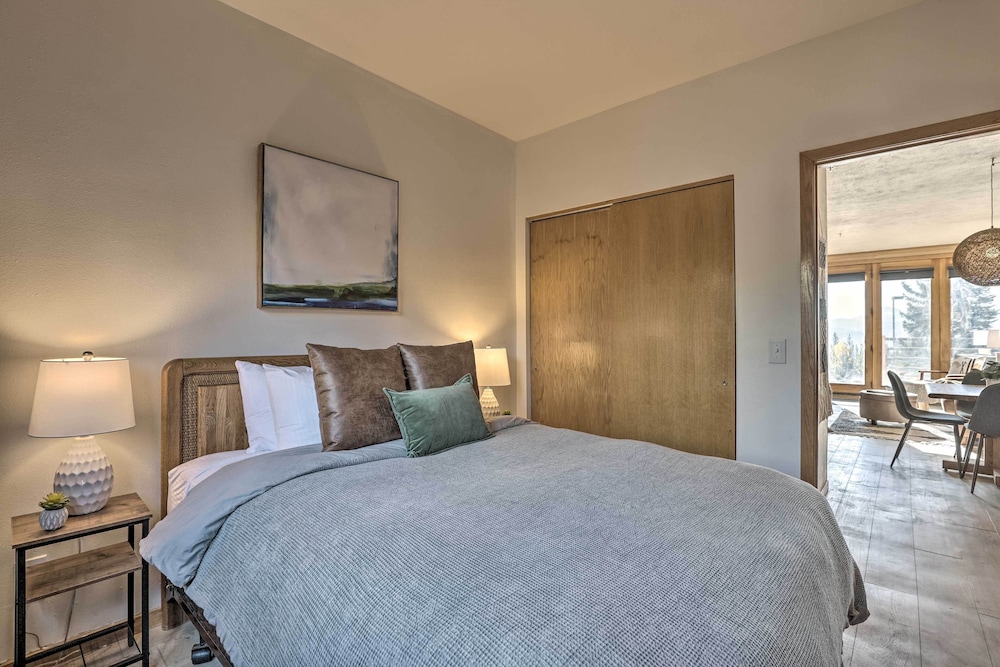 Pool & Hot Tub Access: Silverthorne Condo! view 2