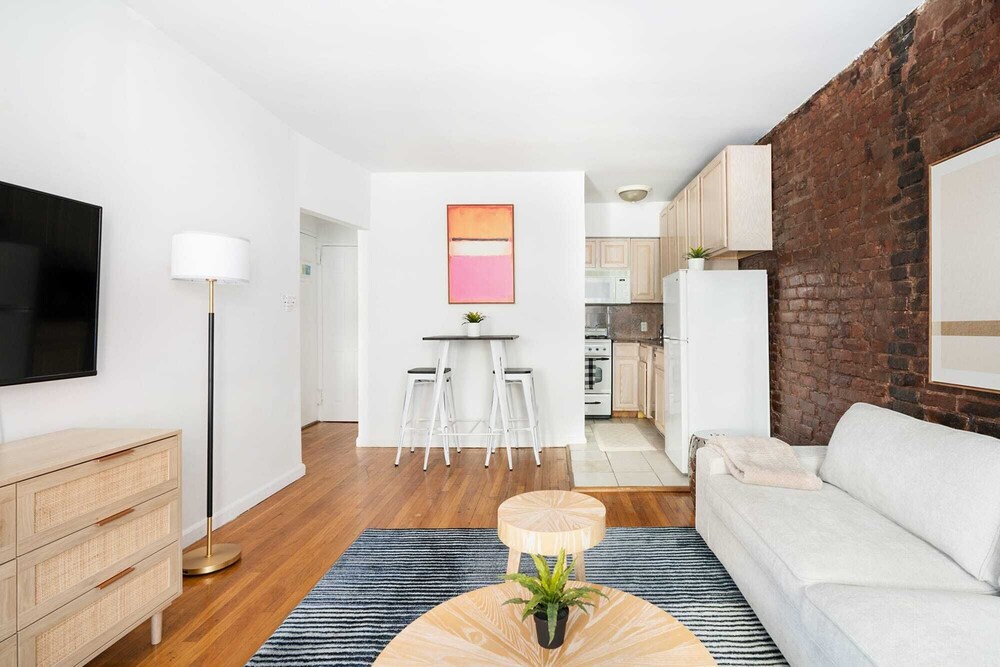 350 Gramercy Apt