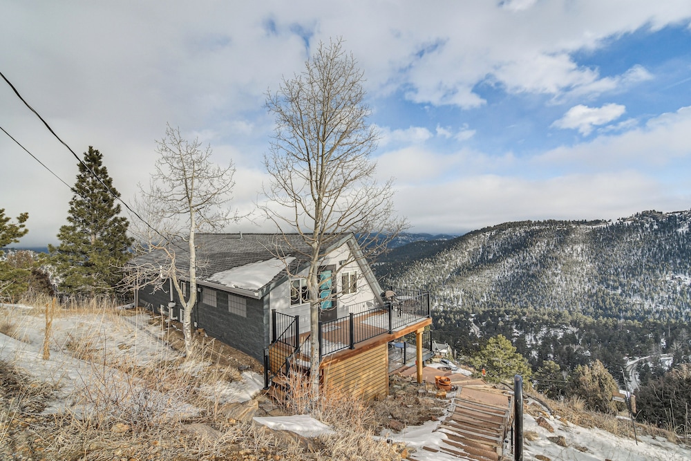 The View at Mountain Retreat By Red Rocks & Golden