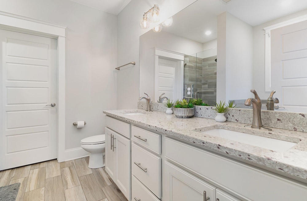 Belwood Manor-across From Parthenon-5 Min Broadway