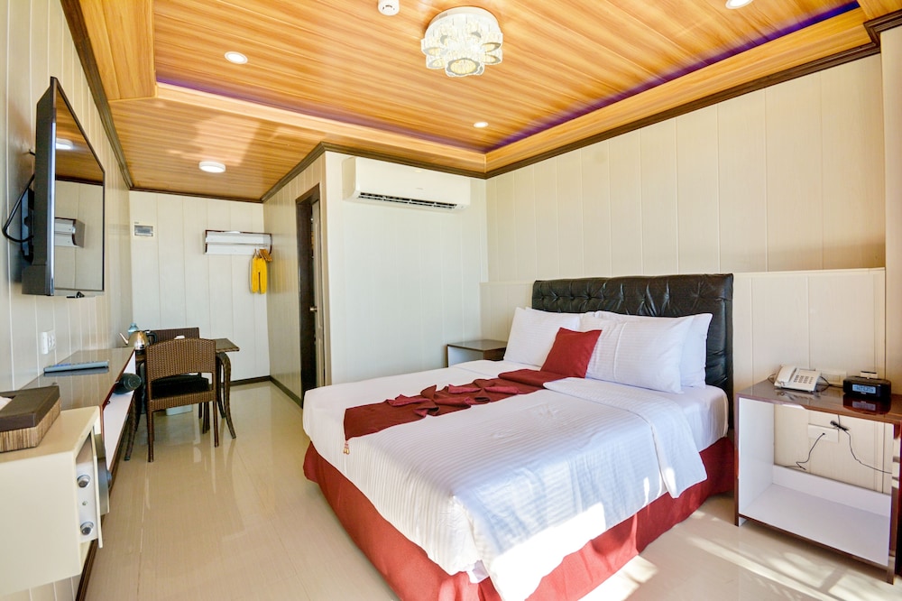 Diamond Water Edge Resort