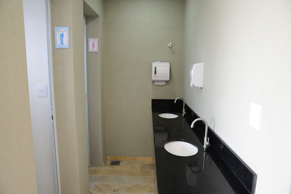 Apto c rea Gourmet a 300m da Praia das Toninhas