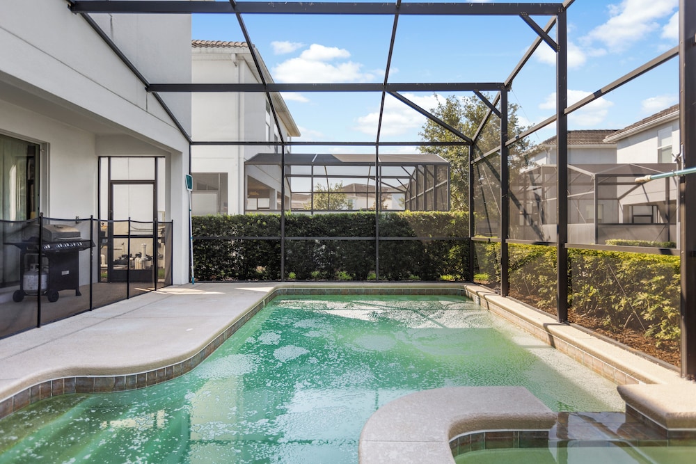 Kissimmee Retreat  6BR House Sleeps 14