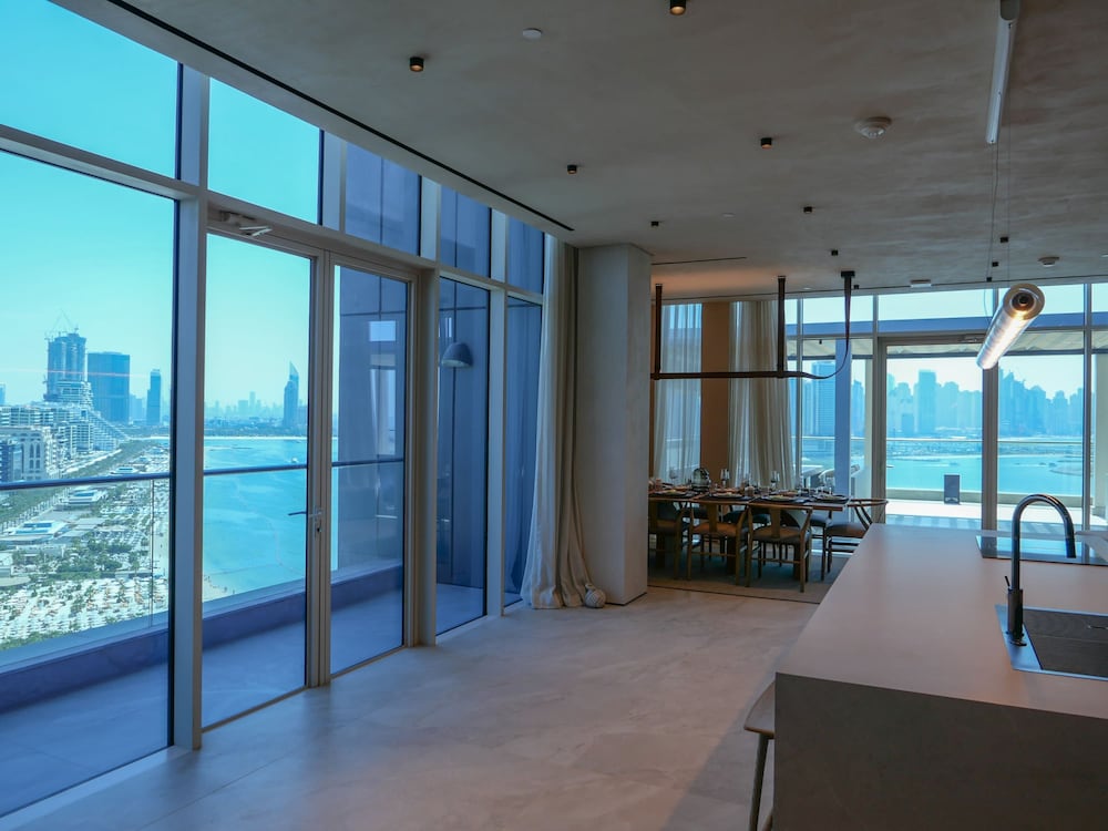 High End 4BR Penthouse With Private Pool and Skyline Views