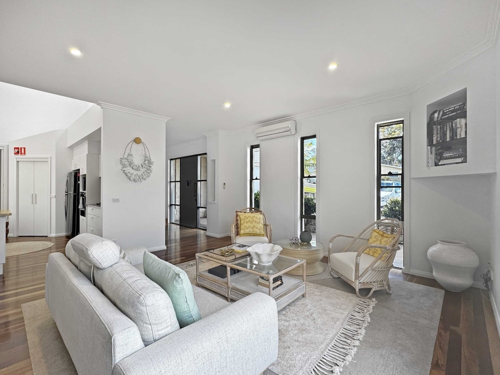 Serene Luxury Retreat on Malua Bay