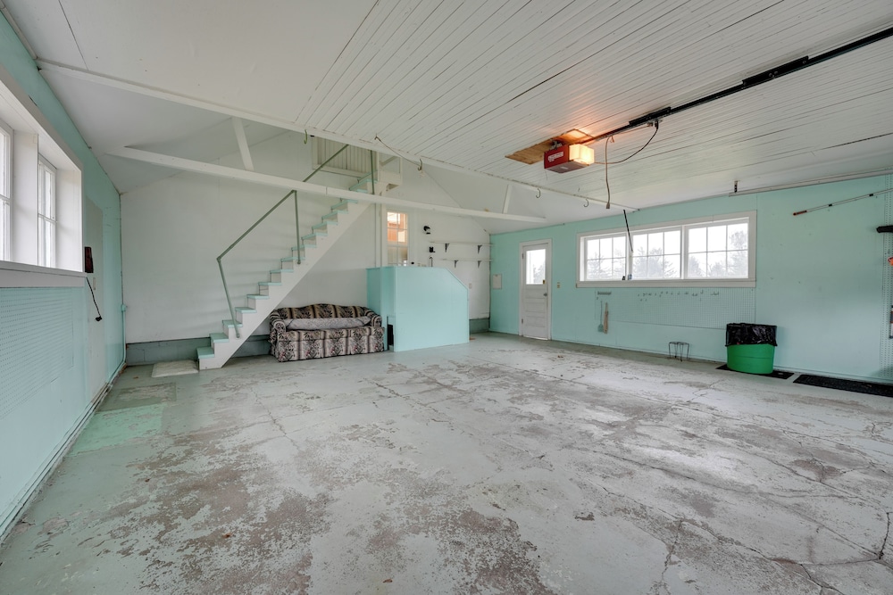 Cozy Hillsdale Home 1 Mi to Baw Beese Lake! - Property Image 13