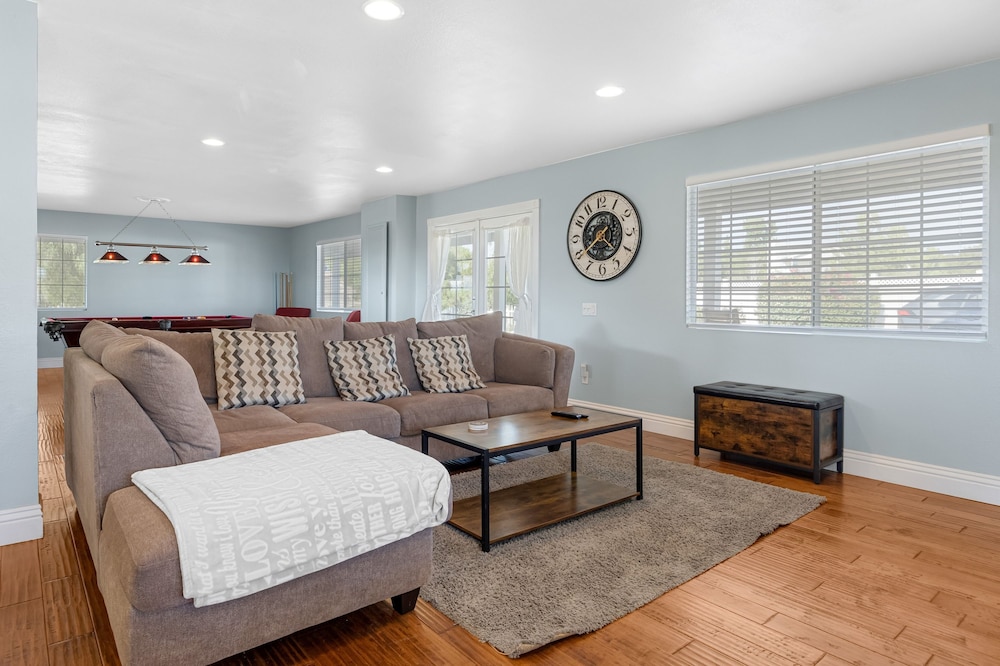 Wine Country Retreat Gorgeous Views Minutes to Wineries