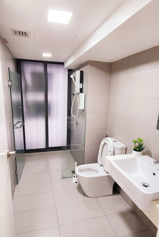 Cheras Minimalist Duplex Retreat for 8 Guests