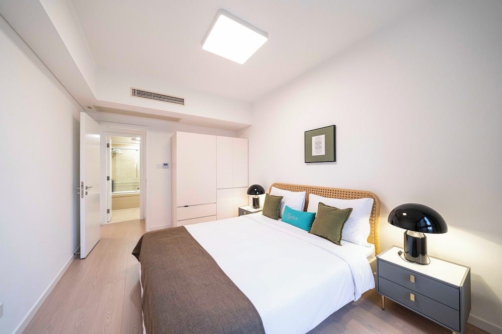 Tyms  1BR APT Hongqiao Yucui Garden