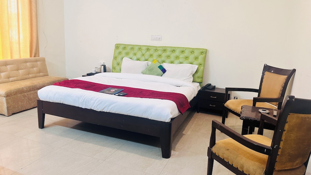 Hotel Ashray Noida