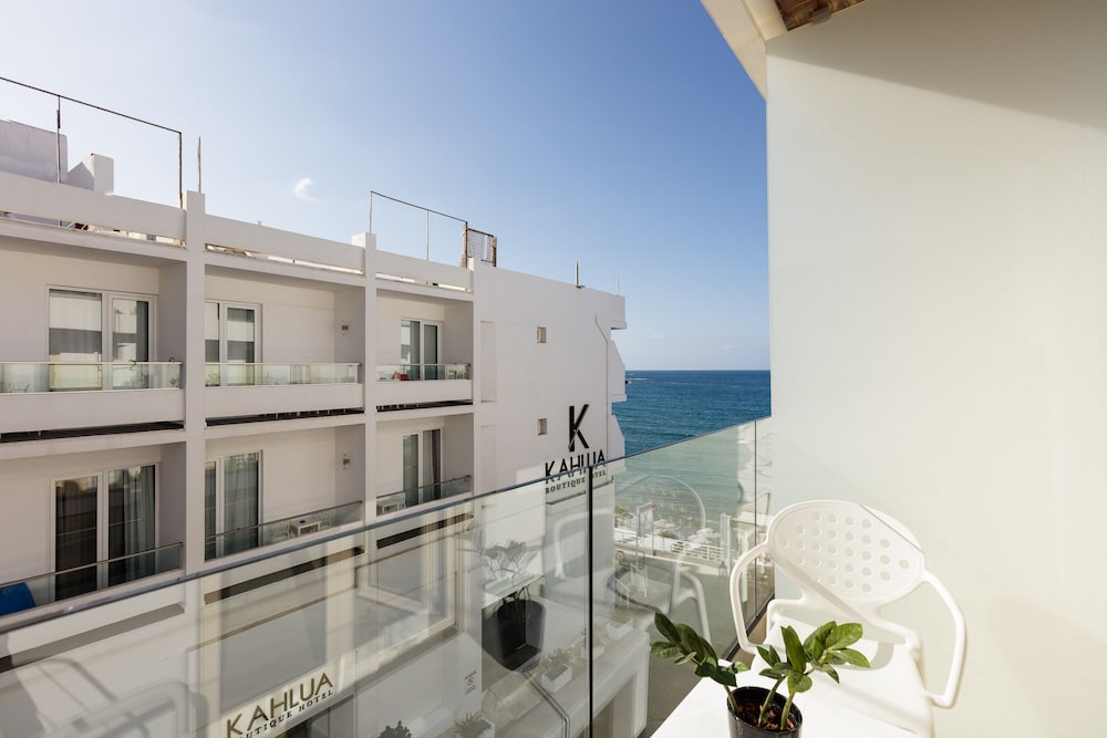 Kahlua Sea View Suites - Adults Only