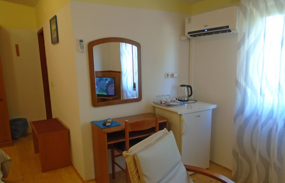 ROOMS MATEA PULA