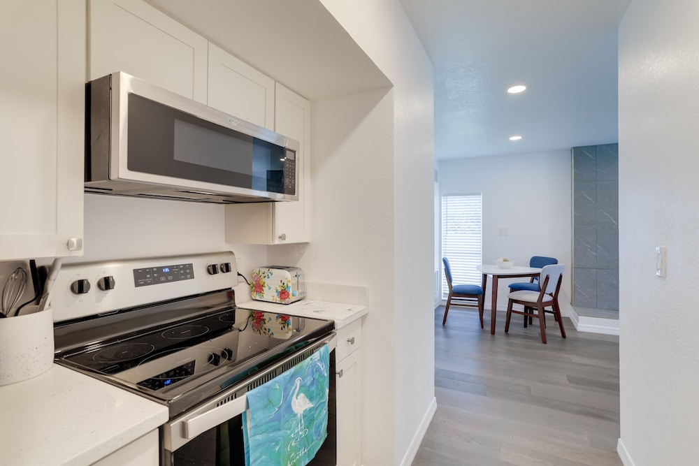 Pet-friendly Seminole Vacation Rental Apt w/ Yard! view 2