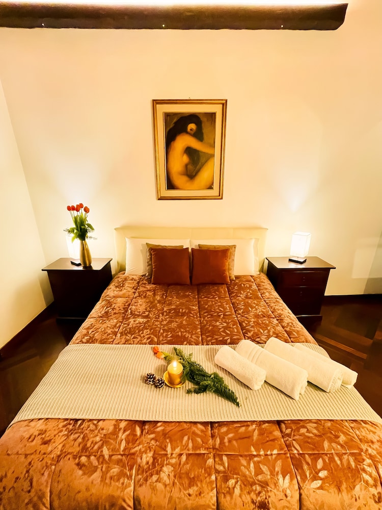 Trevi Fountain Stylish Guesthouse