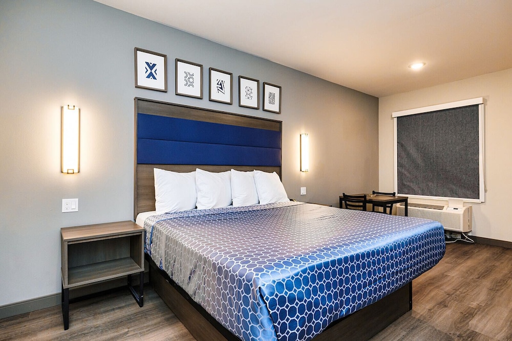 Palace Inn Blue Copperfield FM 529