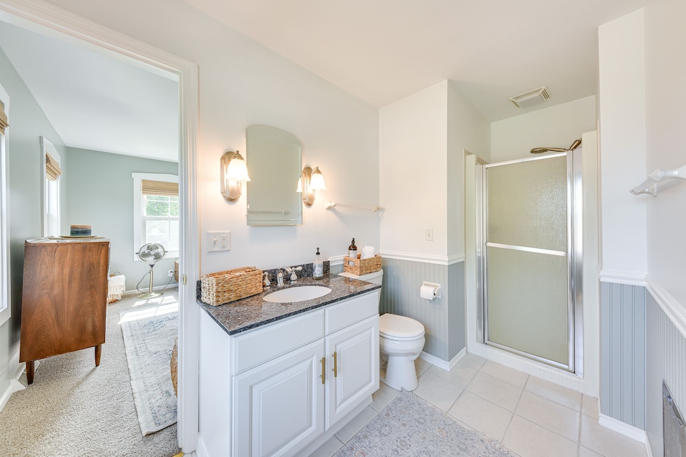 Charming Racine Home - Walk to Lake Michigan! - Property Image 15