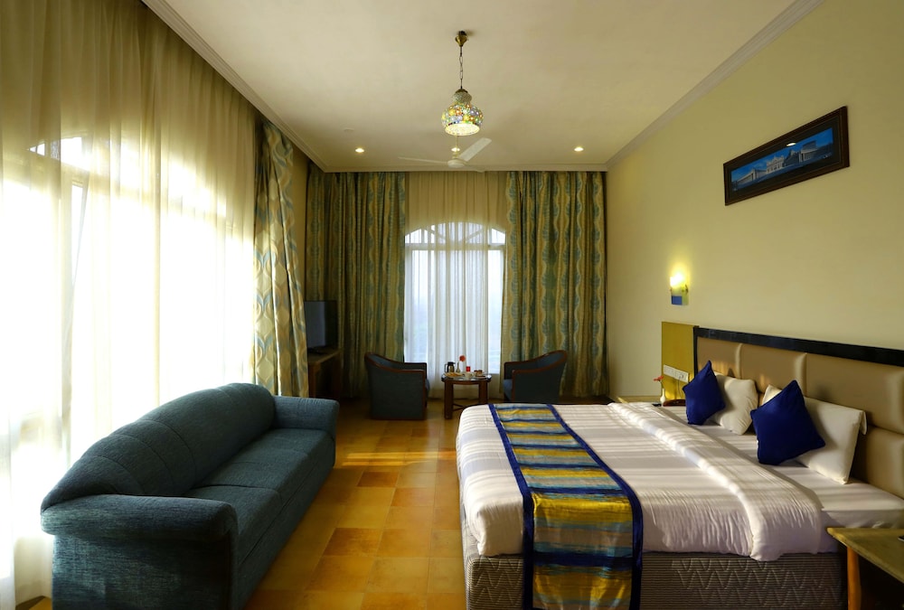 Kohinoor Samudra Beach Resort