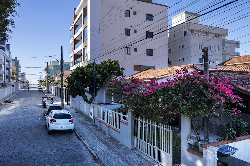 914 - Casa 3 dormitórios para 8 pessoas