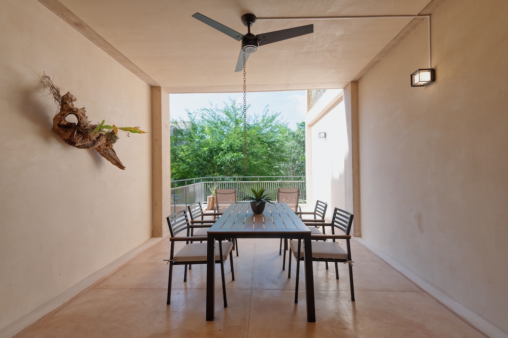 Corasol Modern Apt with Terrace