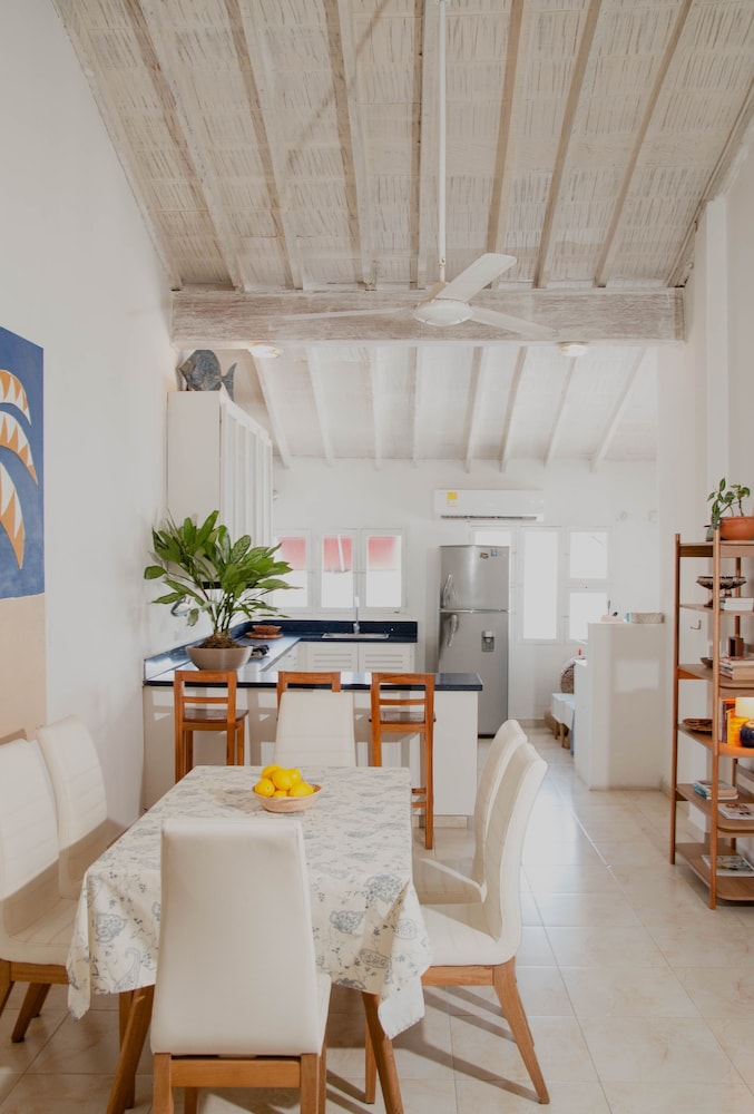 2BR APARTMENT IN THE WALLED CITY