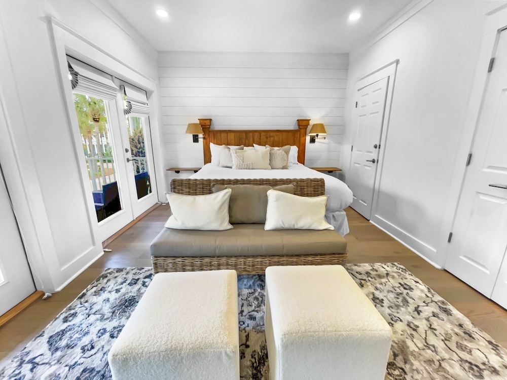 Sandy Cheeks 4 Bedroom Home by RedAwning view 5
