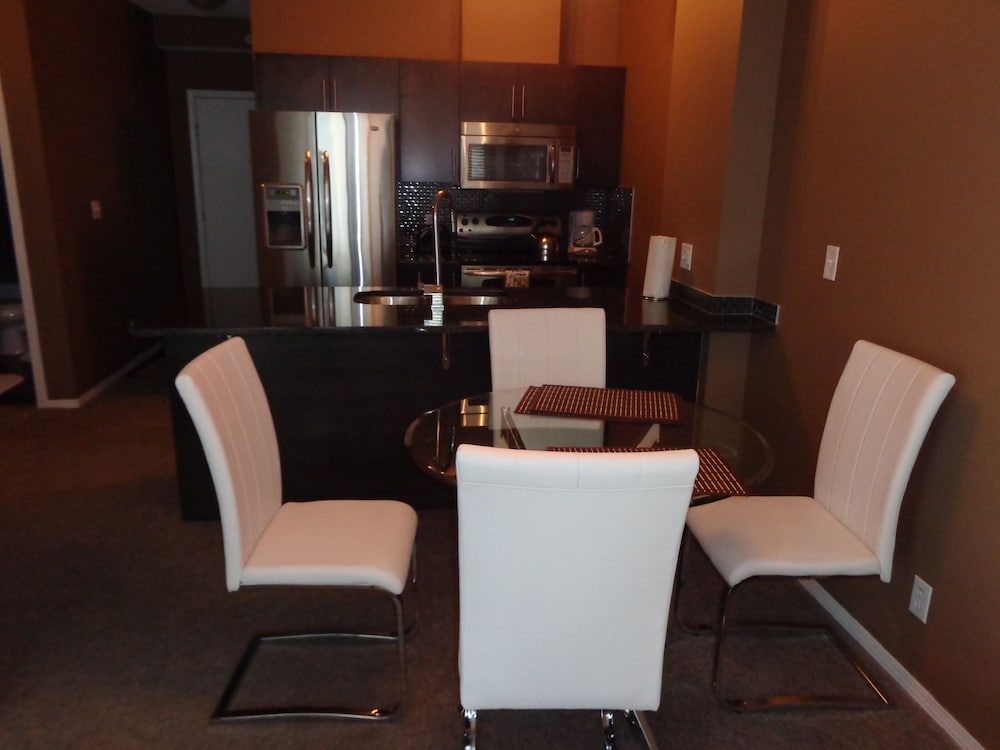 Regal Suites - Riverfront - Image 3