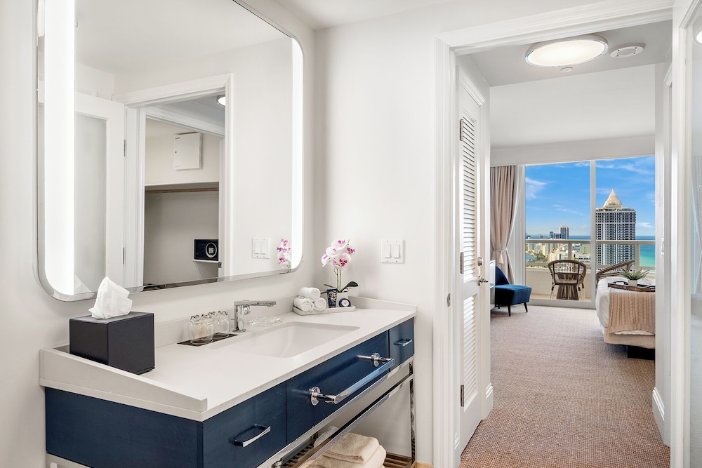 Luxury Vacation Rentals at Fontainebleau Miami Beach by LRMB
