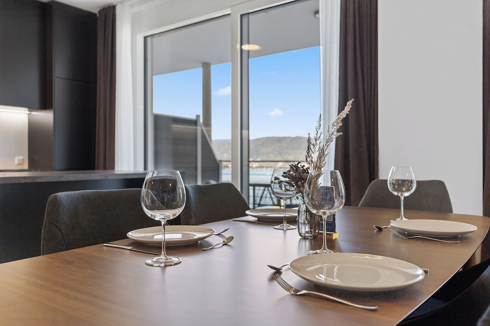 Maria Blick Lake View Apartments